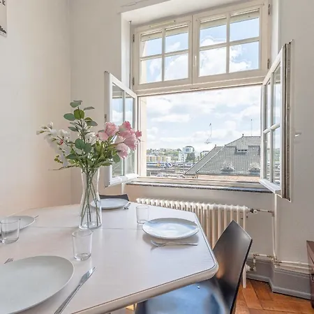 Le De Gaulle Apartment *