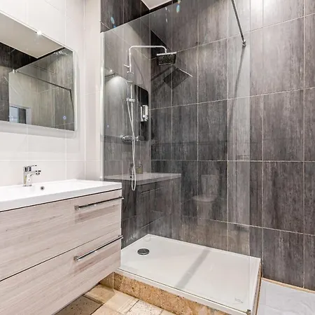 Le De Gaulle Apartment