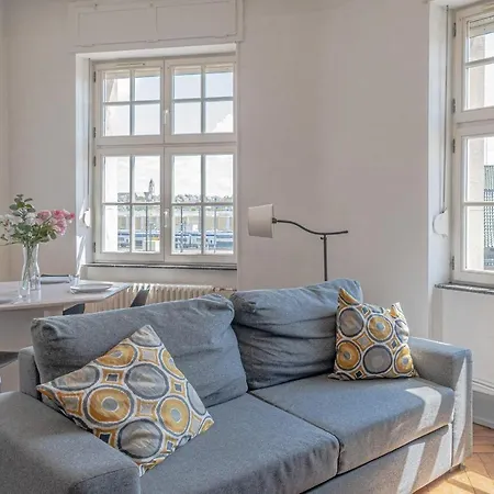 Le De Gaulle Apartment *